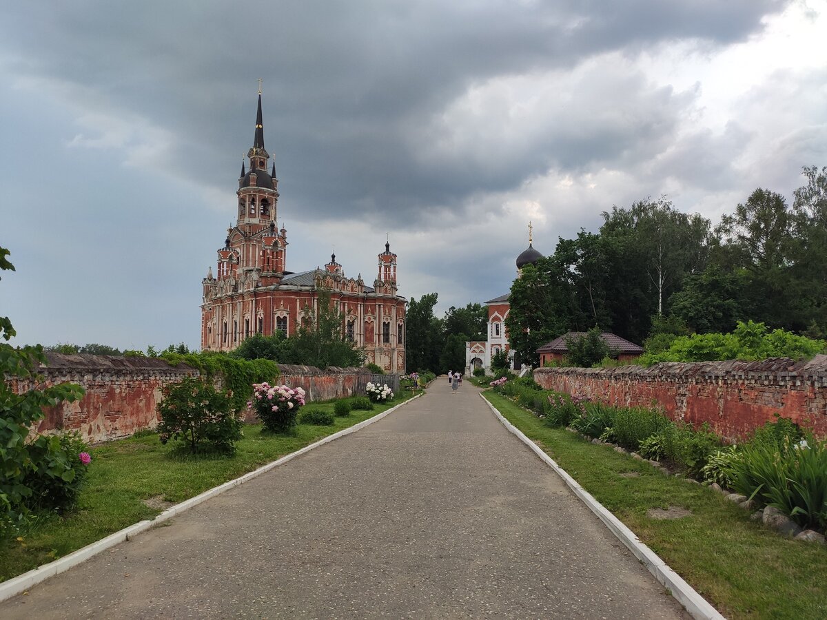 Новоникольский собор лето Можайск