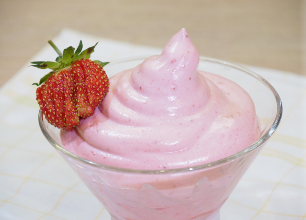 желе мусс самбук. желе мусс самбук. творожно-ягодный мусс. желе. творожный десерт с клубникой.