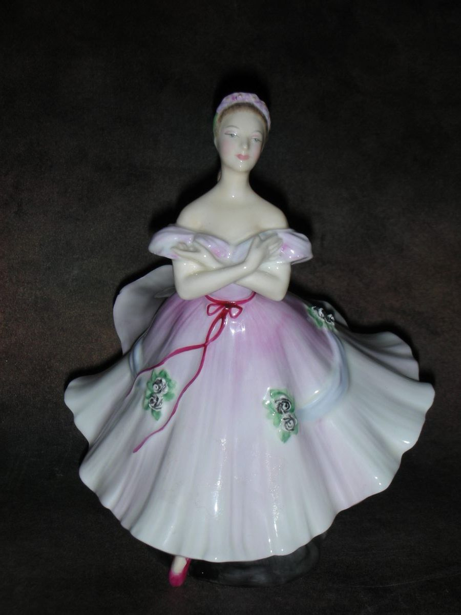 Балерина - Красные башмачки, Англия, Royal Doulton, автор Маргарет Дэвис, 1952 г., Высота 18,5 см.