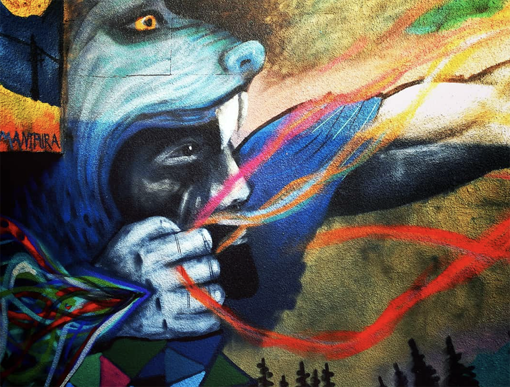 Гурджистан - "Земля волков", так называли персы, арабы и турки Грузию. Это название до сих пор используется, а грузин называют в турецком, арабском и на фарси - гурджи. Это имя символично, так как грузины часто страдали от набегов соседей других религий, но всегда яростно защищали не только свои земли, но и христианскую веру. Грузия вторая страна, после Армении, которая приняла христианство на государственном уровне, ещё в начале четвёртого века.