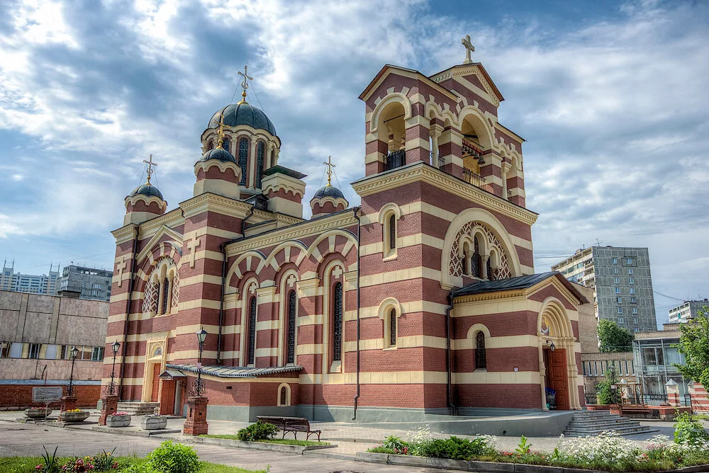 Храм на территории боткинской больницы. Храм косьмы и дамиана в боткинской больнице. Храма иконы божией матери "отрада и утешение" домодедово. Храм при боткинской больнице в москве. Храм косьмы и дамиана в боткинской больнице.