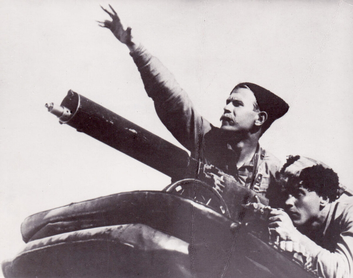Кадр из фильма "Чапаев" 1934 г., Яндекс картинки.