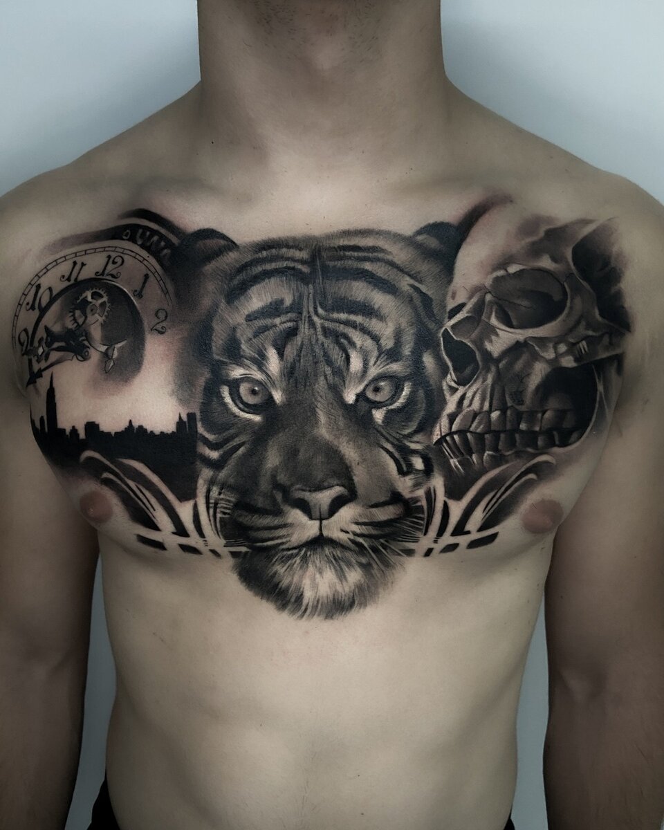 Татуировка тигр на груди