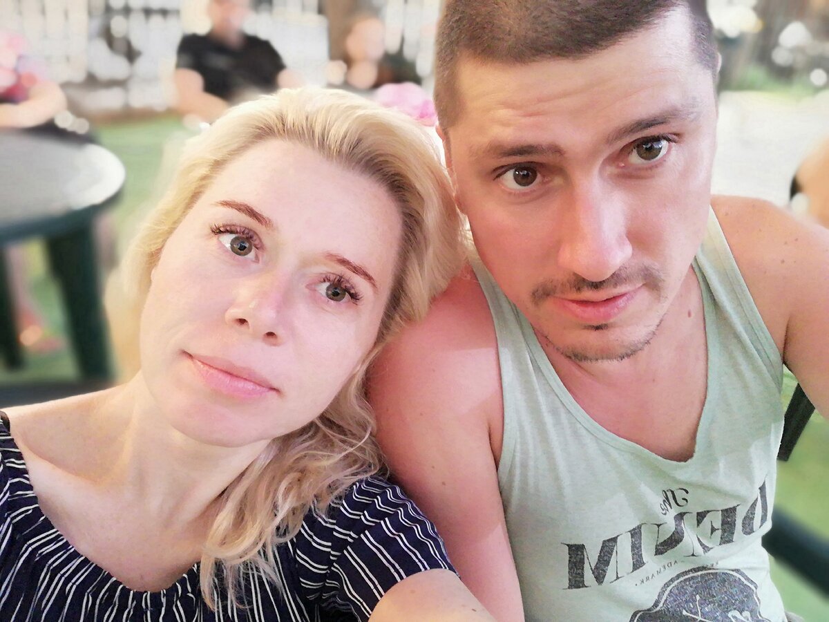 Мы с супругом. Два будущих отельера. Фото автора.