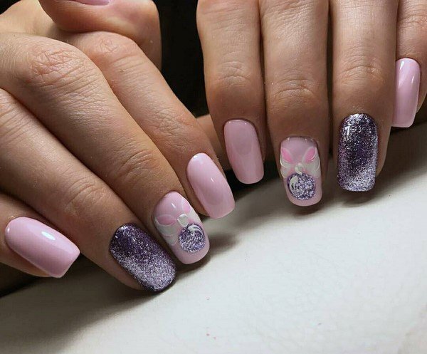 Новогодний дизайн ногтей с елочными шарами