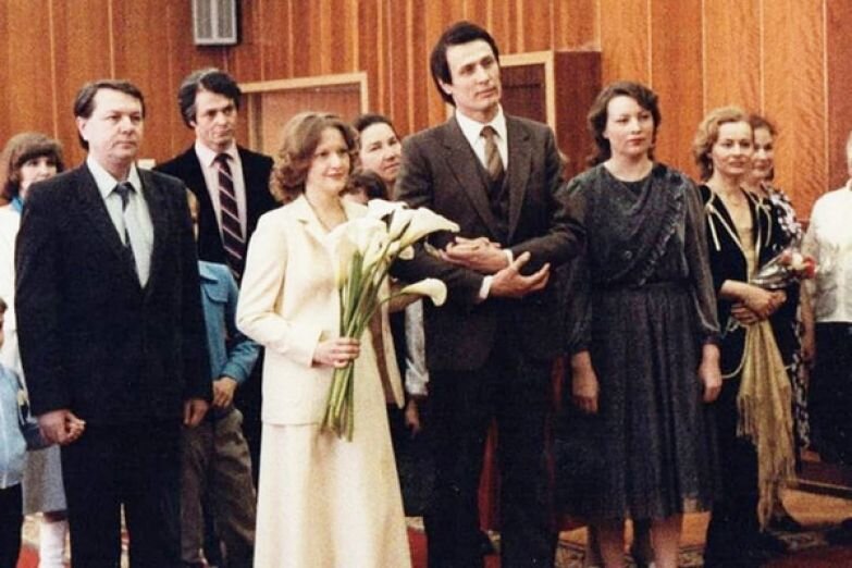 Елена Проклова и Александр Дерябин в день свадьбы. Фото Яндекс картинки. 