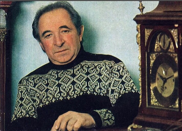 Евгений Лебедев