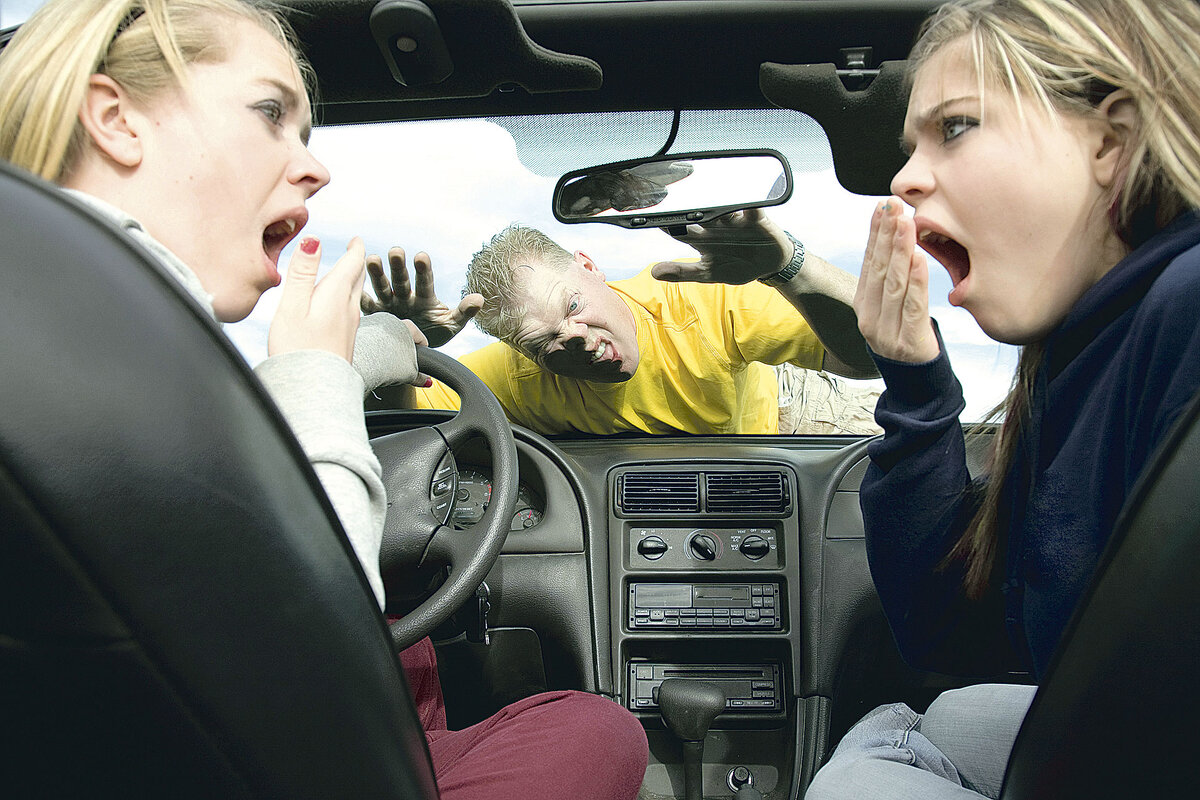 Каким людям не дано водить машину? 