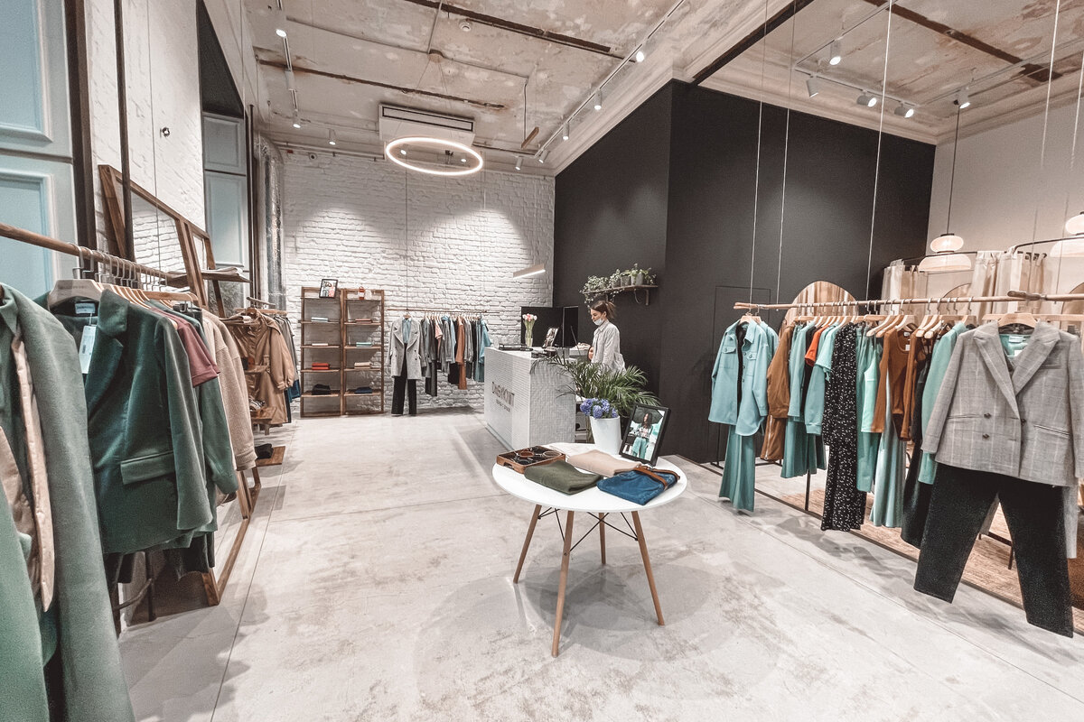 Консультанты не пристают, но всегда готовы прийти на помощь