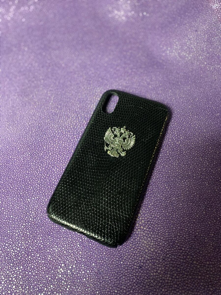 Эксклюзивный чехол из чёрной кожи игуана с гербом России Mobcase 1358 для iPhone XR