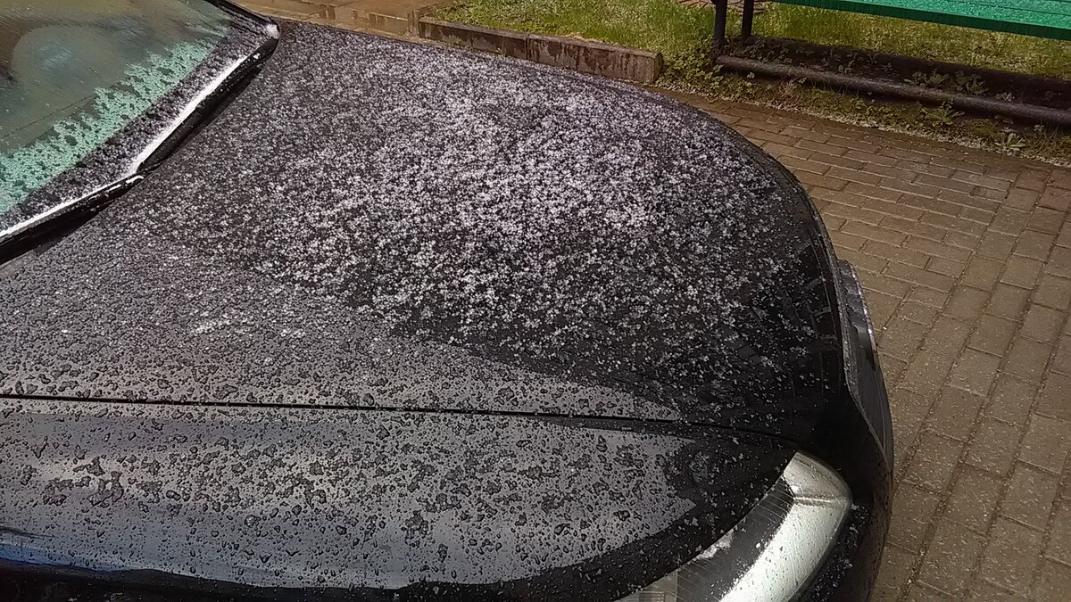 Снег на капоте