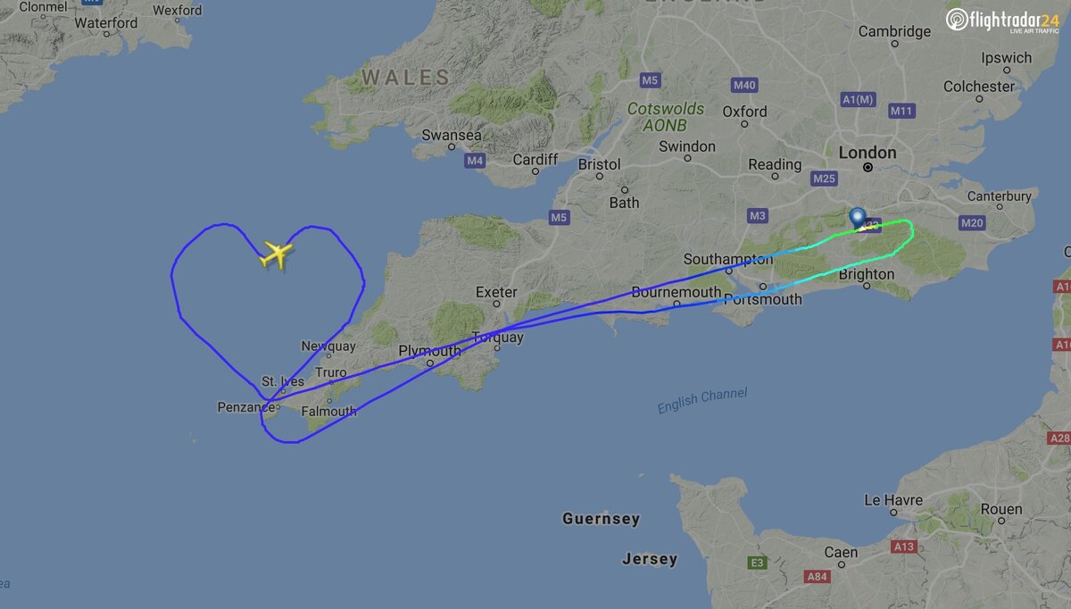 Virgin Atlantic со своим подарком всем влюбленным в небе Великобритании. 