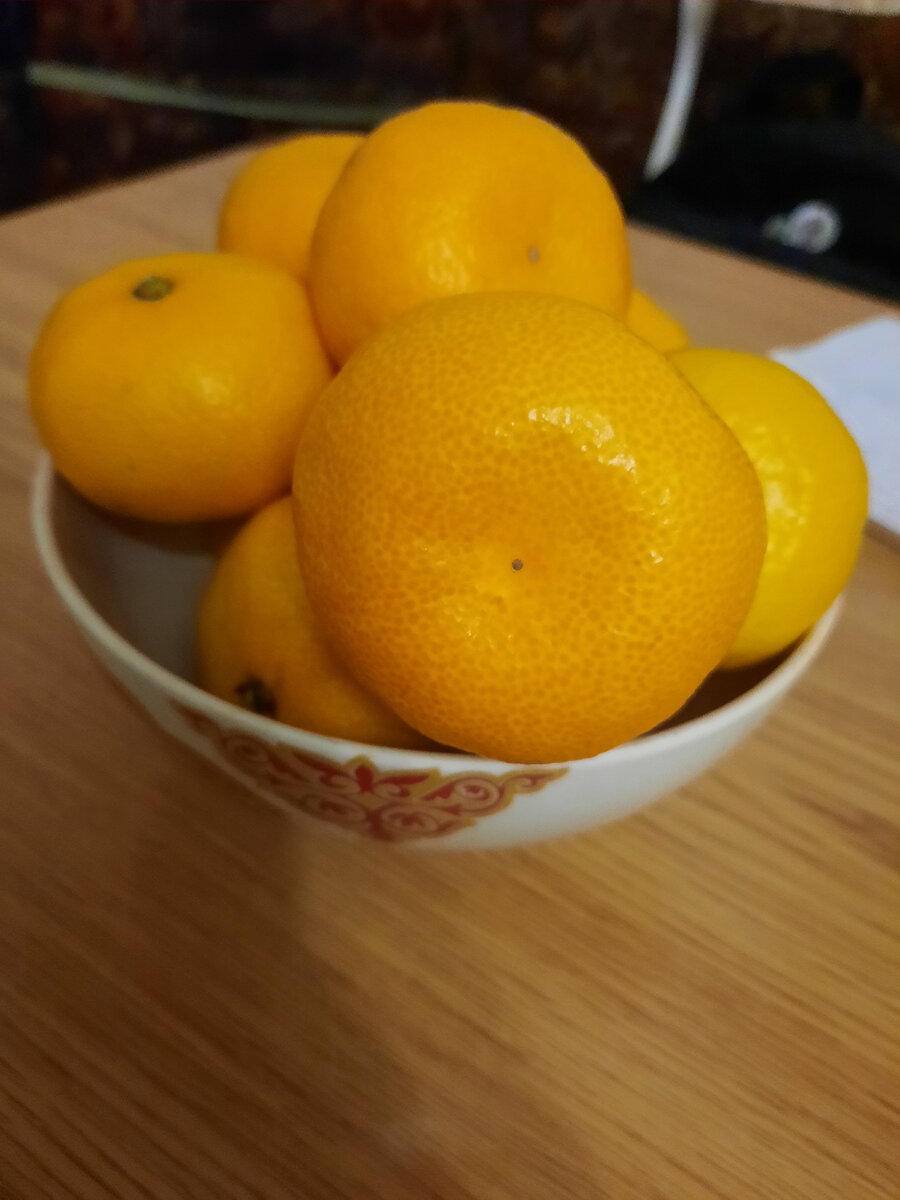 Ничегошеньки не фоткала, поэтому мандаринки для обложки) 