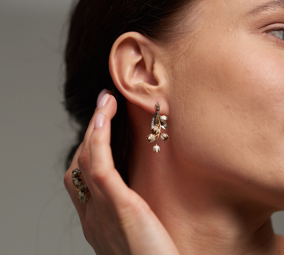 Серьги "Ландыш", золото 585 пробы, бриллианты, эмаль, Ювелирный дом RODIS.