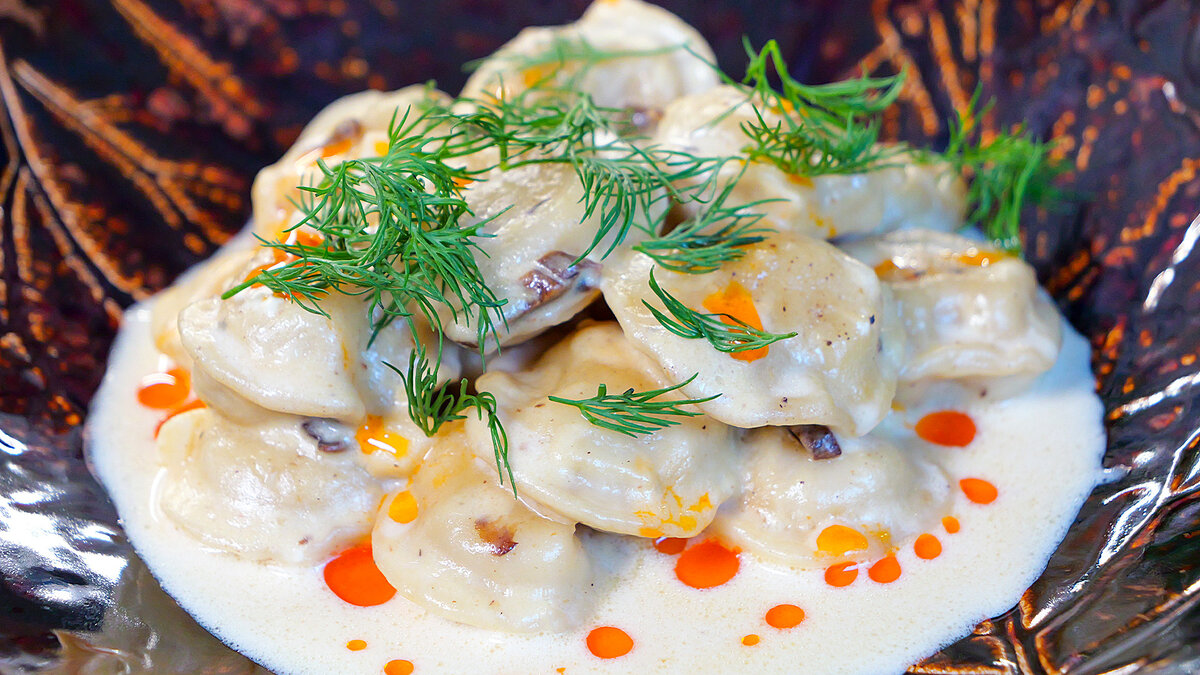 Пельмени в сырном соусе