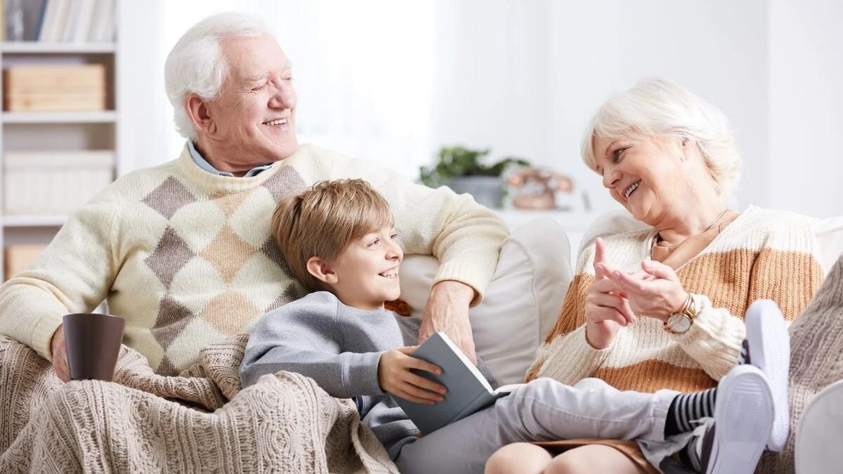 Бабушки и дедушки являются важной частью нашей жизни. Фото: pxhere.com