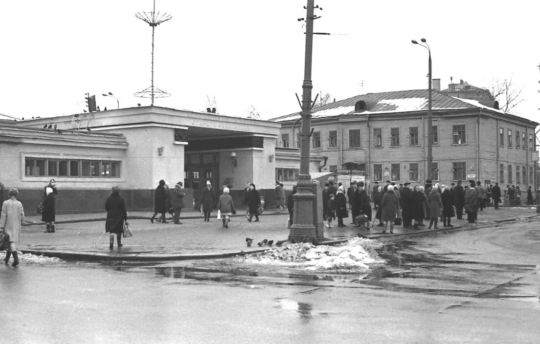 Метро сокольники старые фото