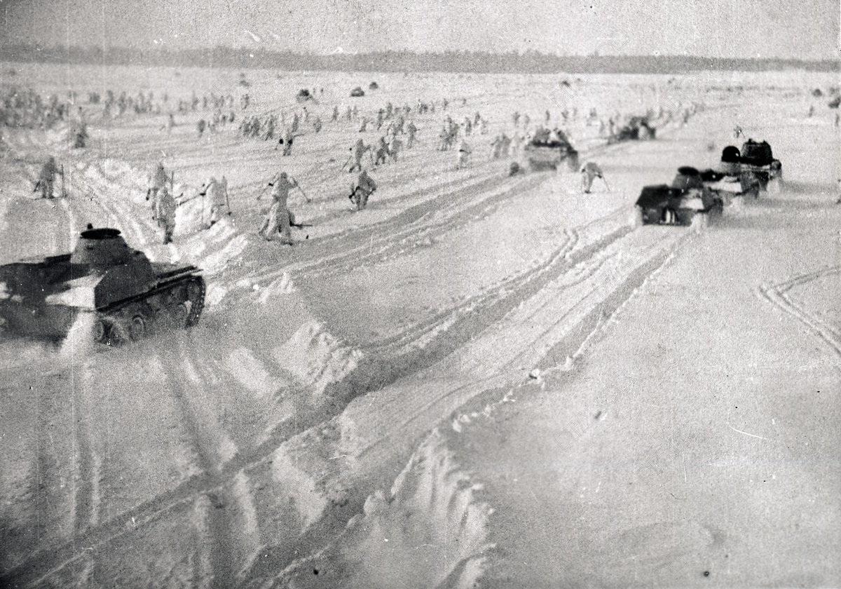 Первое поражение вермахта. Битва под Москвой – декабрь 1941г.. Разгром немецких войск под Москвой фильм 1942. Контрнаступление красной армии в битве под Москвой. Мотострелки под Москвой.