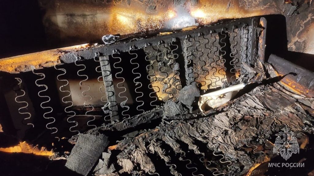    В Орске в многоэтажном доме на улице Стартовой произошел пожар, погибли два пенсионера