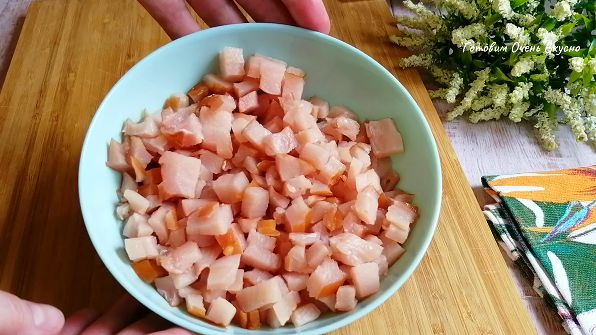 Обалденный салат с копченой курицей и виноградом : Салаты