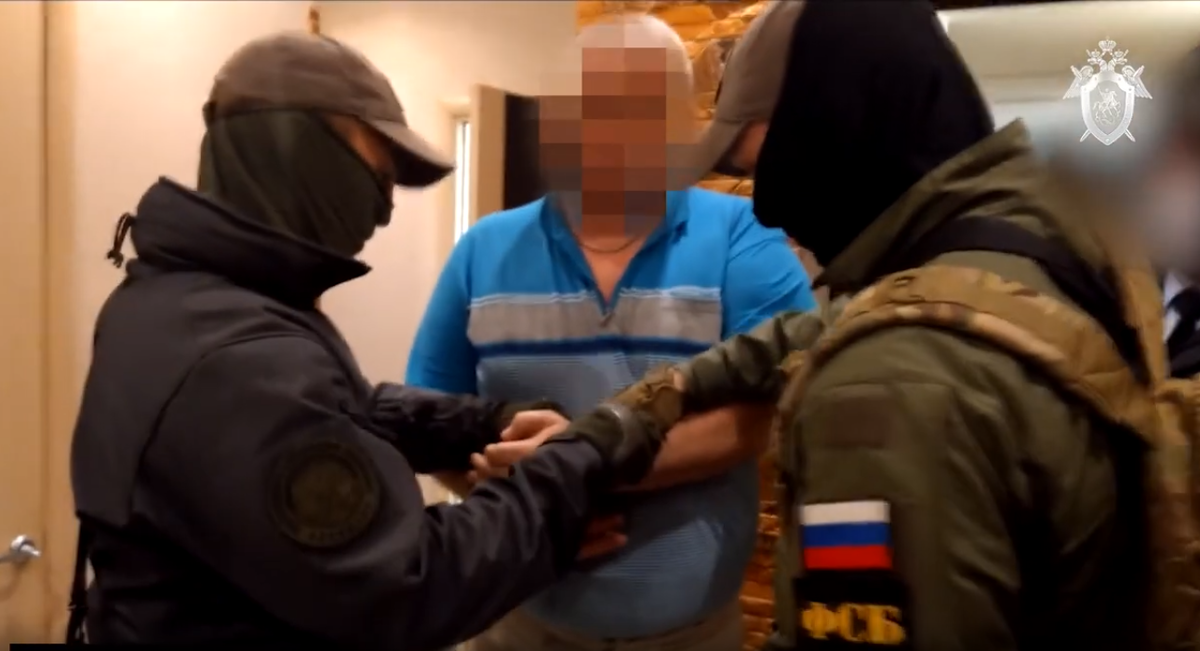    В Брянске ФСБ могла задержать за взятку директора «Паспортно-визового сервиса» МВД РФ полковника в отставке Оксану Куликовскую avchernov