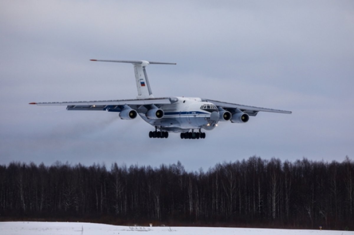    В Тверском соединении ВТА молодые летчики учились летать на Ил-76