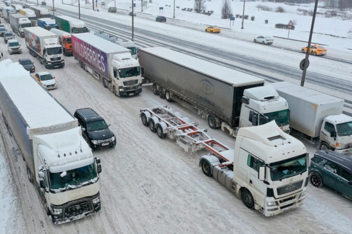    Ограничения вплоть до остановки транспорта введены на дорогах Башкирии