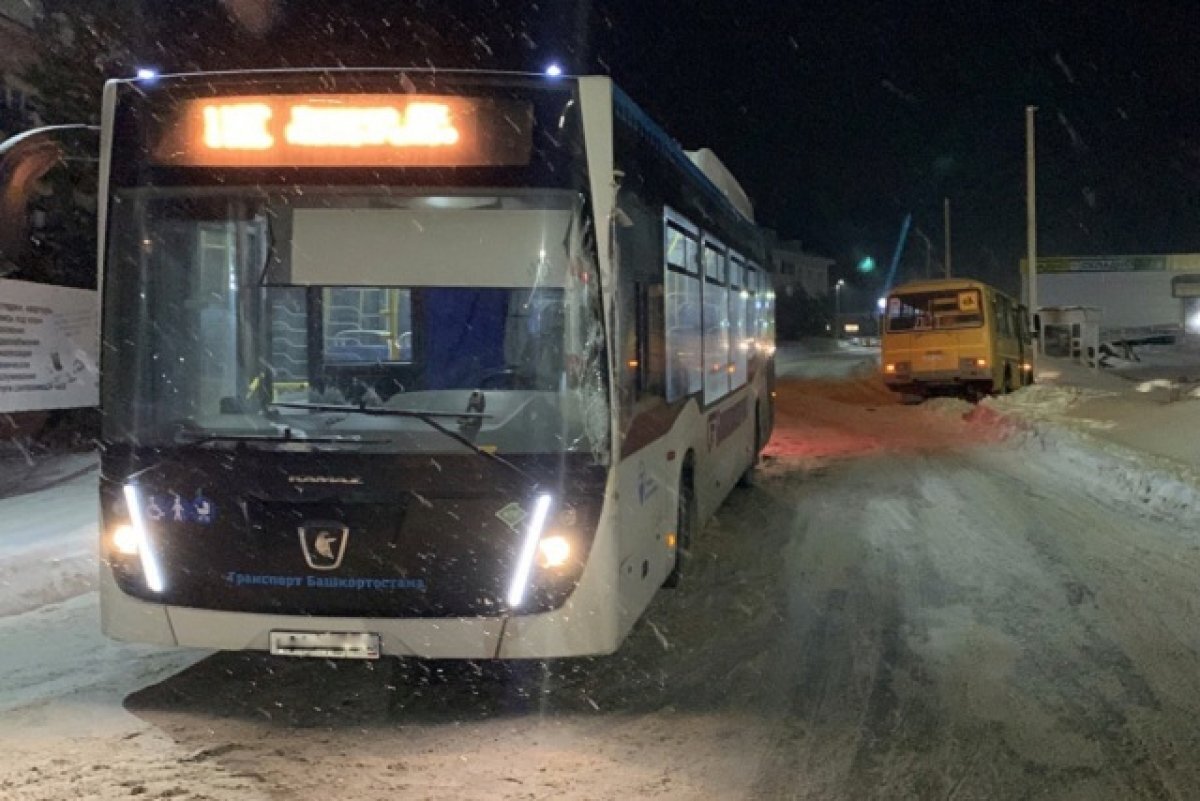    В Башкирии автобус с 20 школьниками врезался в маршрутку