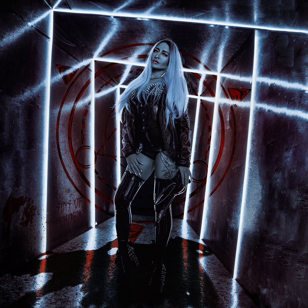 Ирина Декаданс. Запертая в мире своих тёмных иллюзий. 