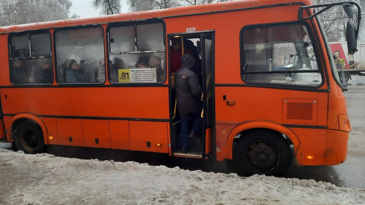     Жителям Нижнего Новгорода озвучили расписание работы маршруток в новогоднюю ночь. О графике рассказали в диспетчерской службе ГКУ НО «ЦРТС».