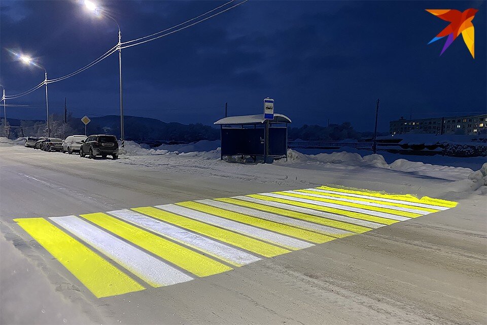     В Мурманске за 2021 и 2022 год оборудовали 19 проекционных «зебр» с подсветкой. Антон ЗАБИРОВ