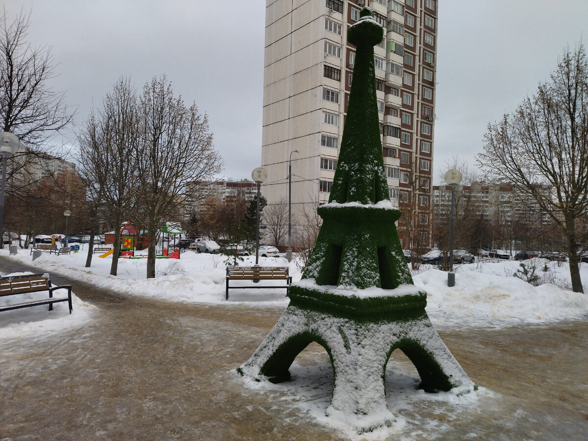 Это вроде бы Эйфелева башня