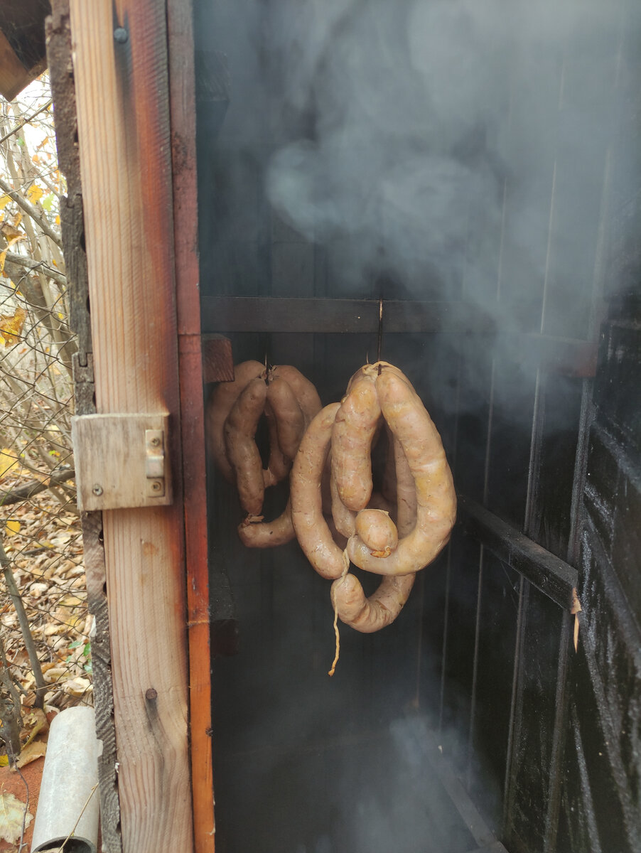 Не самая красивая, но очень вкусная колбаса