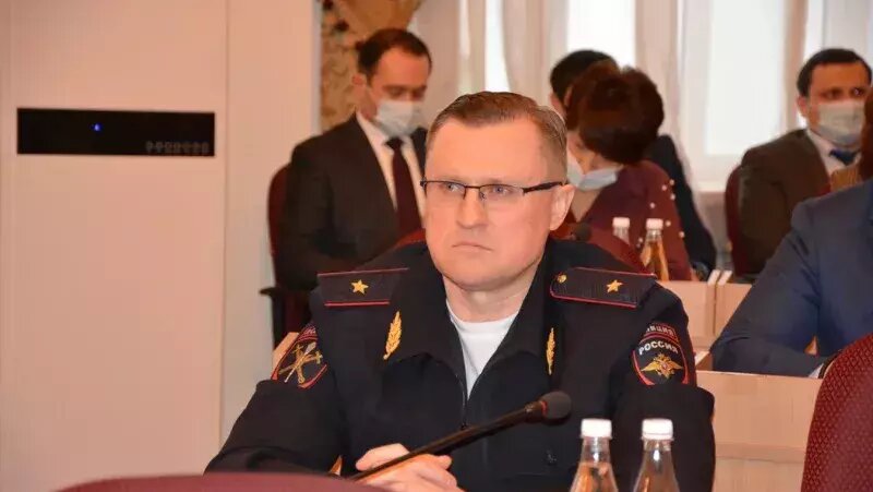     По делу о нашумевшей финансовой пирамиды в КБР продолжается следствие. Об этом сообщил в ходе брифинга в Нальчике министр внутренних дел Кабардино-Балкарии Василий Павлов.