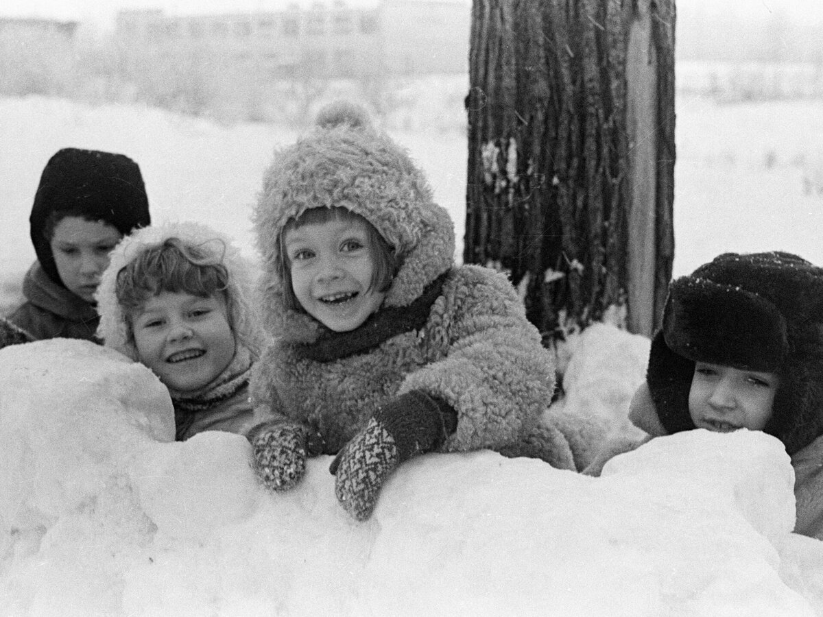 Советские дети зима