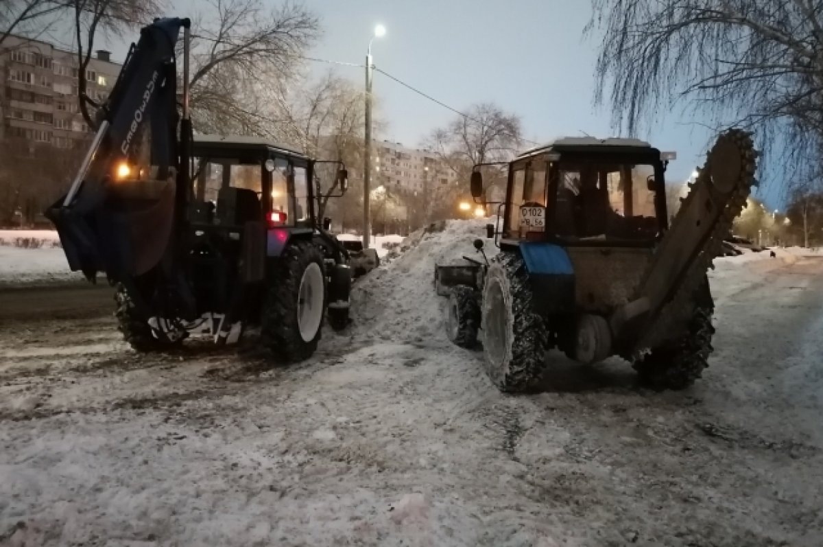    Дорожники объяснили, почему с улиц Барнаула не сразу вывозят кучи снега