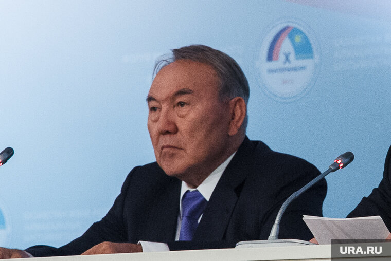    Возможно, Назарбаева ждет операция, передает Александр Аксютиц