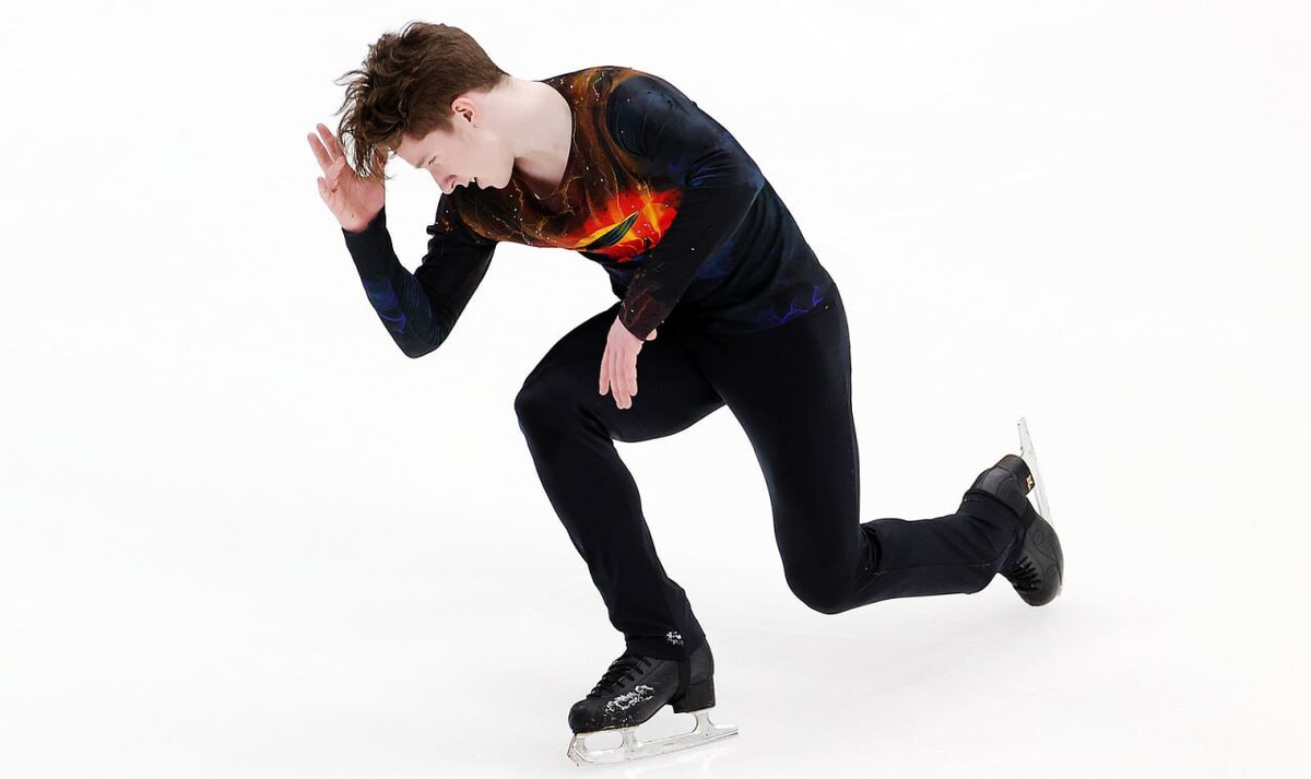 Андрей Мозалев откатался легко и воздушно. Все прыжки были докручены, вращения на шикарной скорости. Вторая часть короткой программы фигуристу подходит больше, он явно лучше чувствует музыку. На дорожке шагов Андрей катался на разрыв аорты! Лучший прокат в сезоне, что видно по баллам