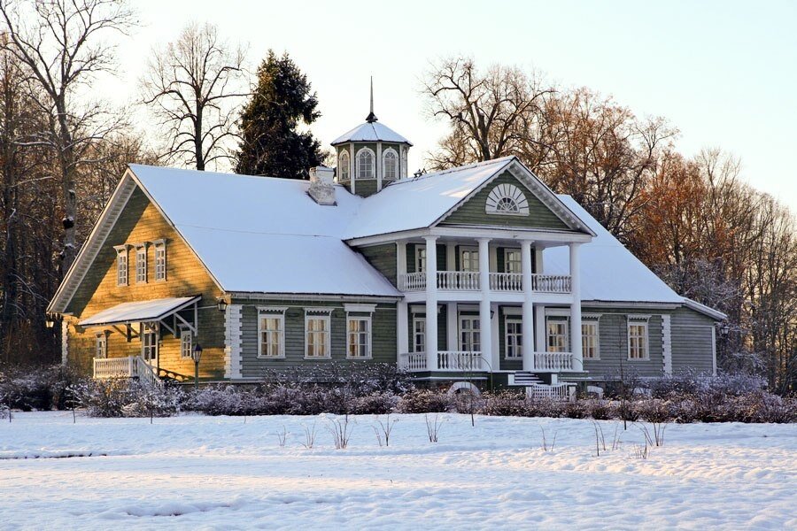 Музей-усадьба «Петровское», Псковская область, посёлок Пушкинские Горы (фото: Яндекс.Картинки)