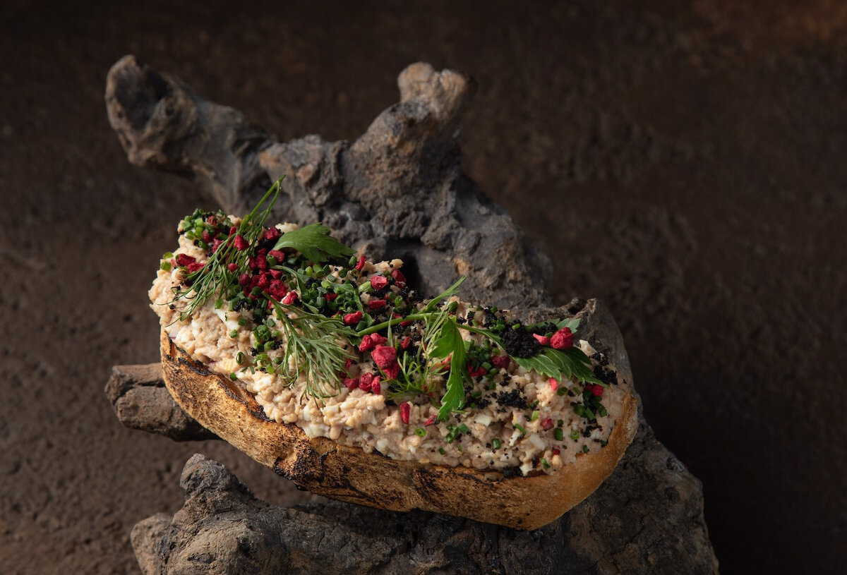    Паштет из печени трески и утиного яйца с зеленым луком