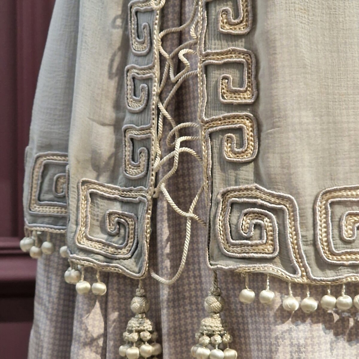 Элементы нарядов, которые носили дочь или внучка суровой купчихи