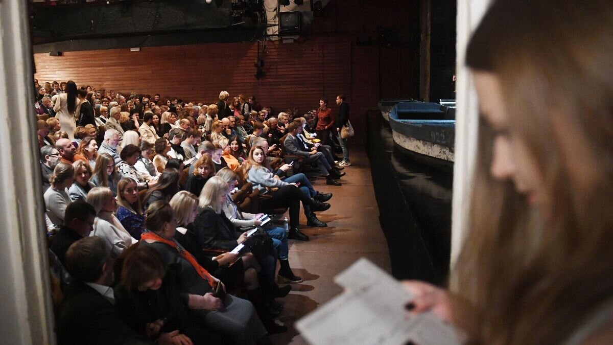    Зрительный зал в Театре на Таганке © РИА Новости / Кирилл Каллиников