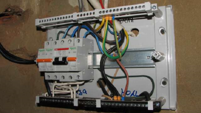 Схема электропроводки в гараже: варианты и рекомендации. Как провести электричество в гараж