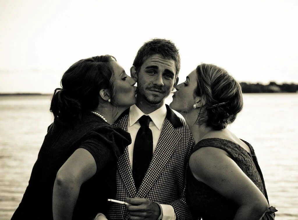 Бабник. Шутник