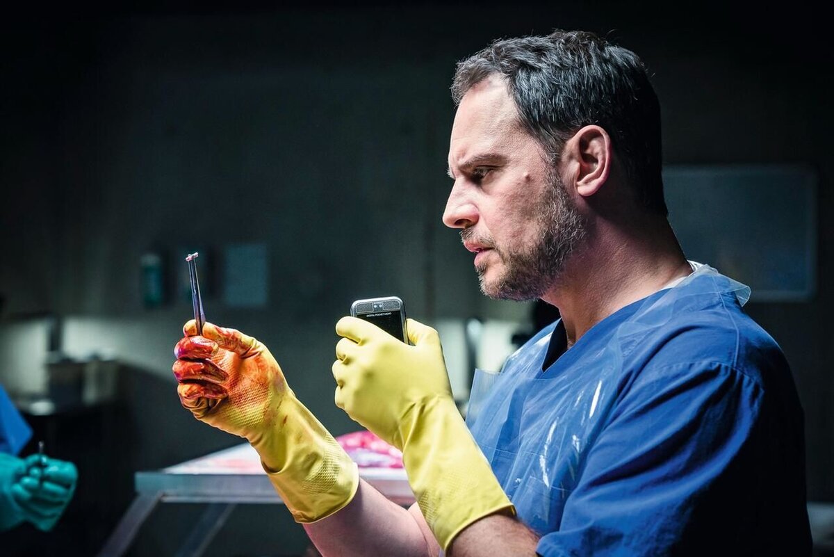 Почему он это делает?