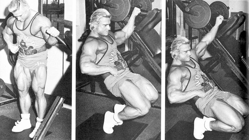 Приседания с опорой одной рукой (вариант исполнения Тома Платца)