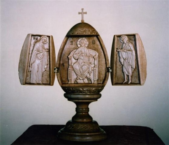 Резное Пасхальное яйцо-складень. 1996 г. 