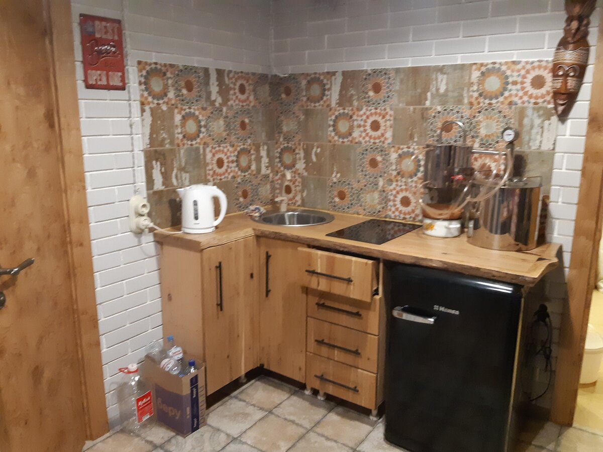 Кухонька в бане.