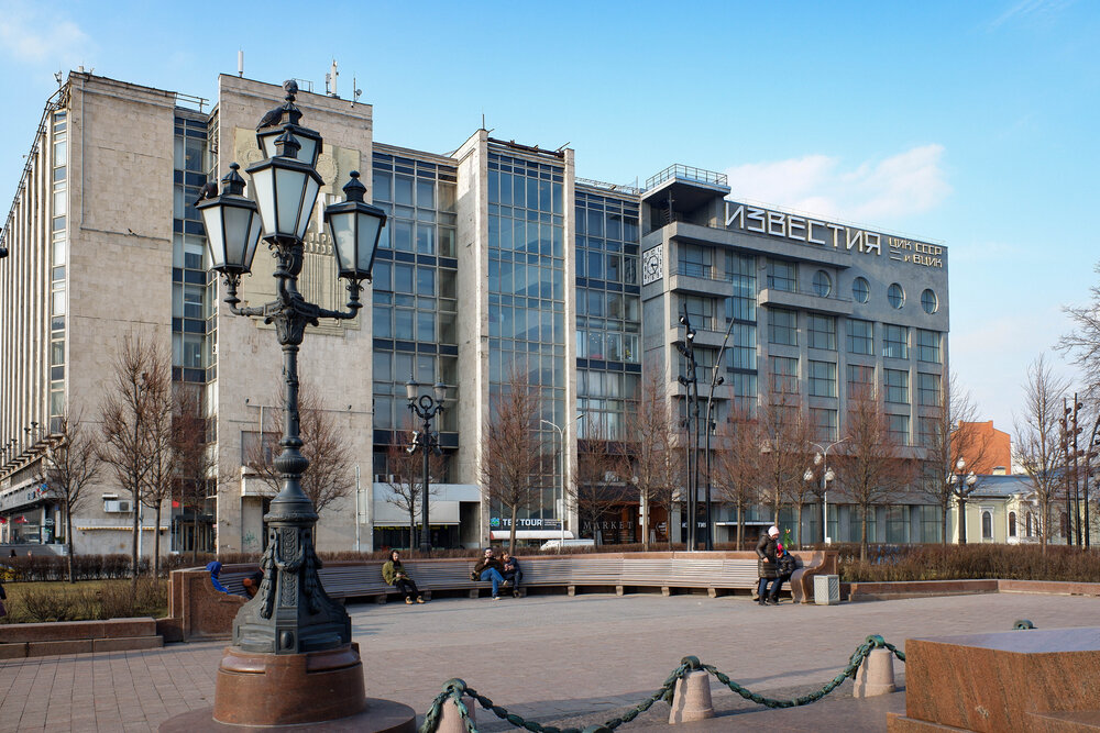 1925-1927 гг. Здание газеты «Известия», Пушкинская площадь, 3