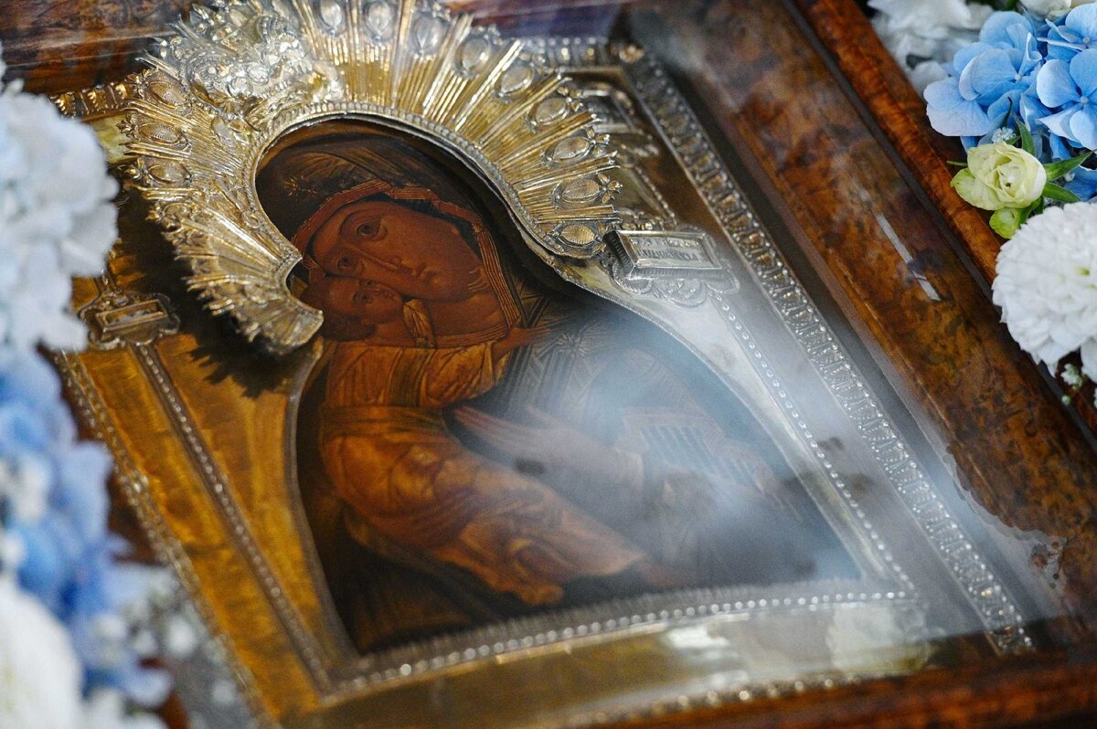 Пресвятая Богородица всегда придет на помощь. Источник: https://foto.patriarchia.ru/news/patriarshee-sluzhenie-v-khrame-vmch-nikity-v-staroy-basmannoy-slobode-g-moskvy-khirotoniya-arkhimandrita-porfiriya-shutova-vo-episkopa-odintsovskogo-2019-09-08/
